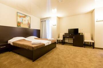 2-местный номер стандарт в Гостинице Hotel&SPA Лафер Ренессанс 4