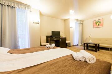 2-комнатный номер стандарт семейный в Гостинице Hotel&SPA Лафер Ренессанс 4